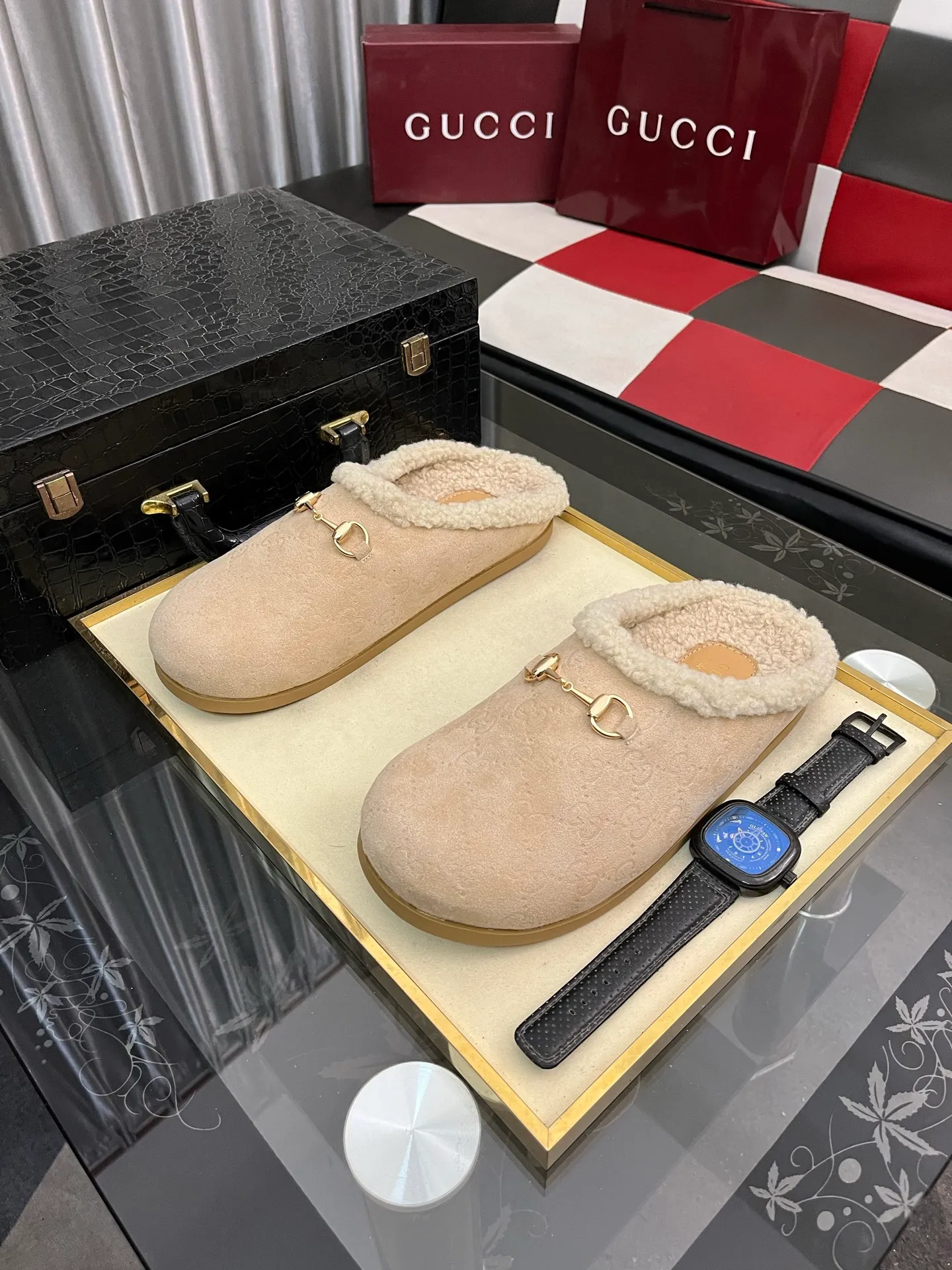 Men's shoes 💰400⌚️⌚️Gucci plush slippers GUCCI. Gucci women's real hair half-slippers Italian top cowhide Imported top quality leather water-dyed cowhide lining Original bronze gold horsebit Italian cowhide outsole Size: 35−442️⃣Colors available